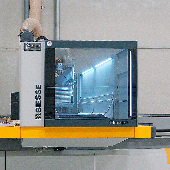 Albuco CNC machine in fabriekshal