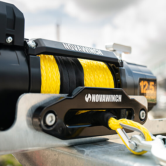Novawinch lier voorkant van auto